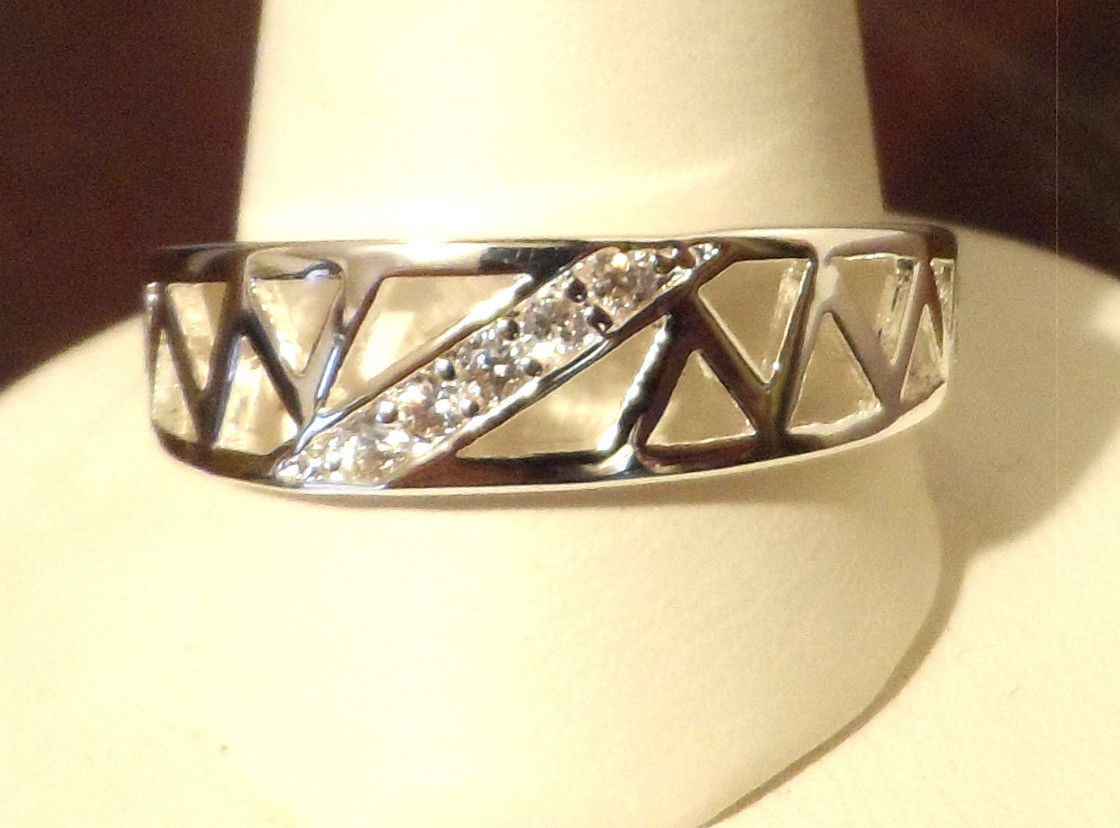 New Promise ENGAGEMENT Ring Unisex sz 8 Triangle band Clear Crystals x5 Plated