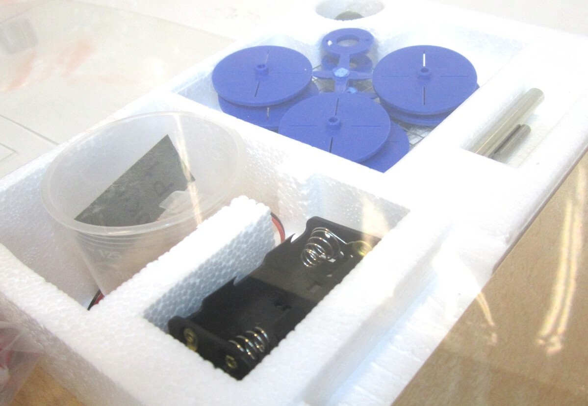 Thames & Kosmos (C-9991) Power House Educational Alternative Energy Model Kit