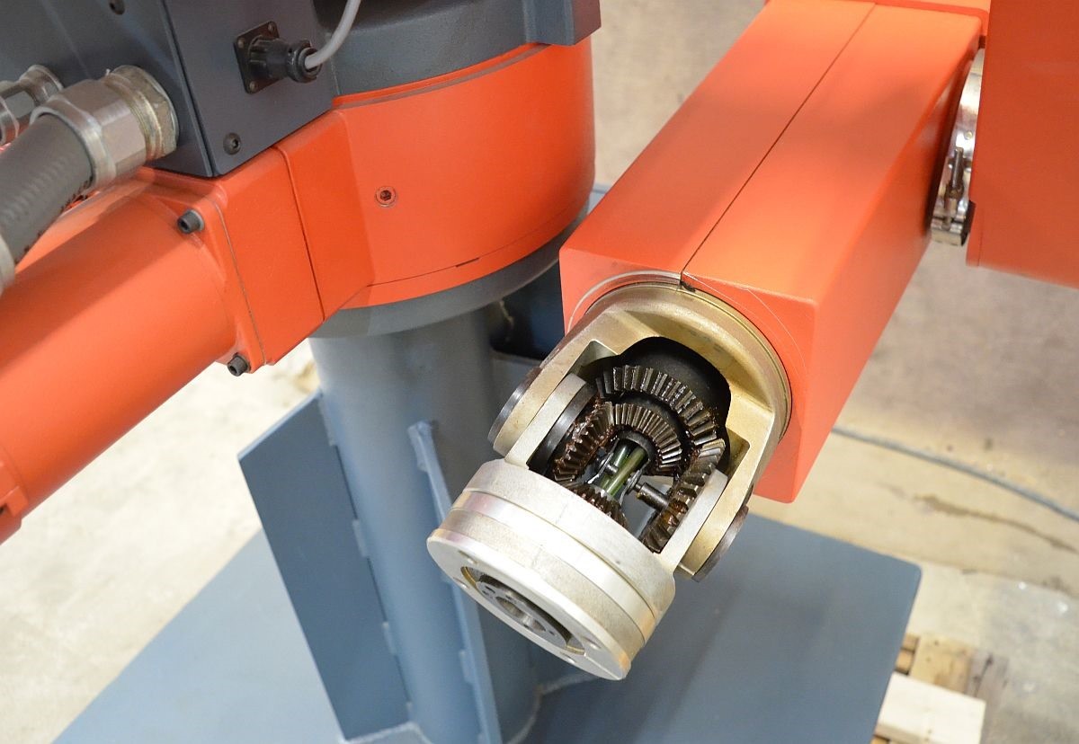 (2) American Robot Merlin MR6200-96 6-Axis 20lb Cap Industrial Robot Controller