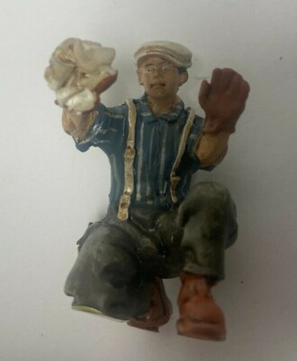 Just Plain Folk # 1041 G Scale Train Figure Mechanic Kneeling Polishing Car  NEW