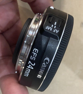 Canon EF-S 24mm f2.8 STM Pancake Wide Angle Prime Lens Clean