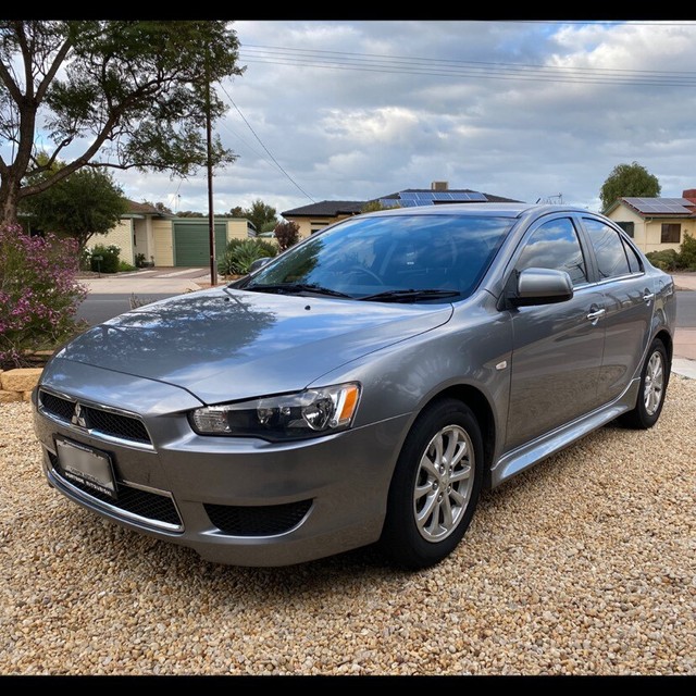 Mitsubishi lancer lx