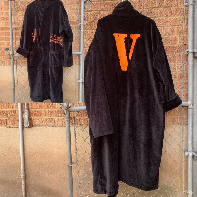 Pre-owned Vlone X Tupac Pop Up Black Bathrobe Osfa Ss17 Beach,pool,lounge Robe