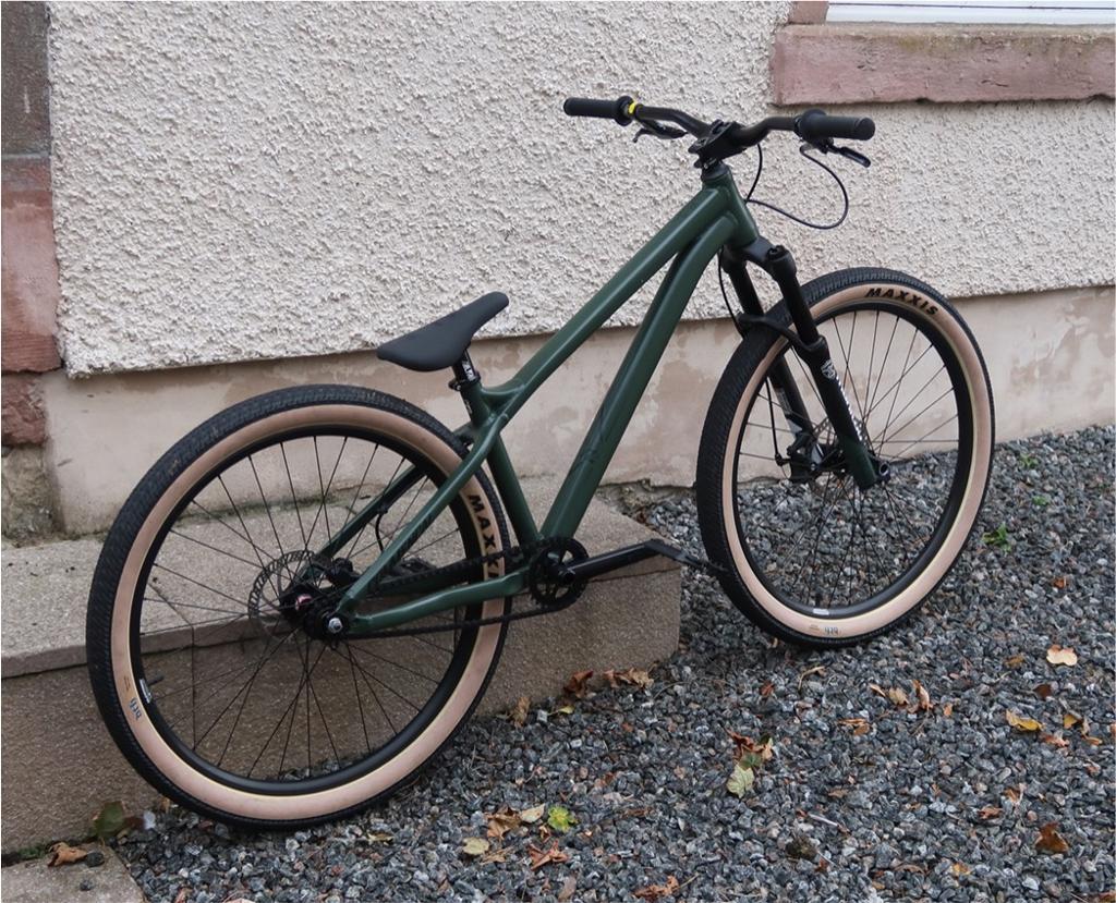 commencal dirt jumper