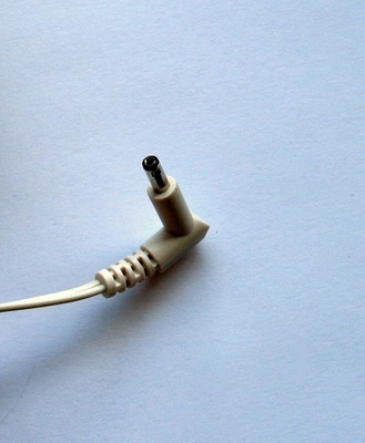 280903OO3CO 9 Volt AC Adapter Power Supply 9V 300mA (+) Polarity Plug