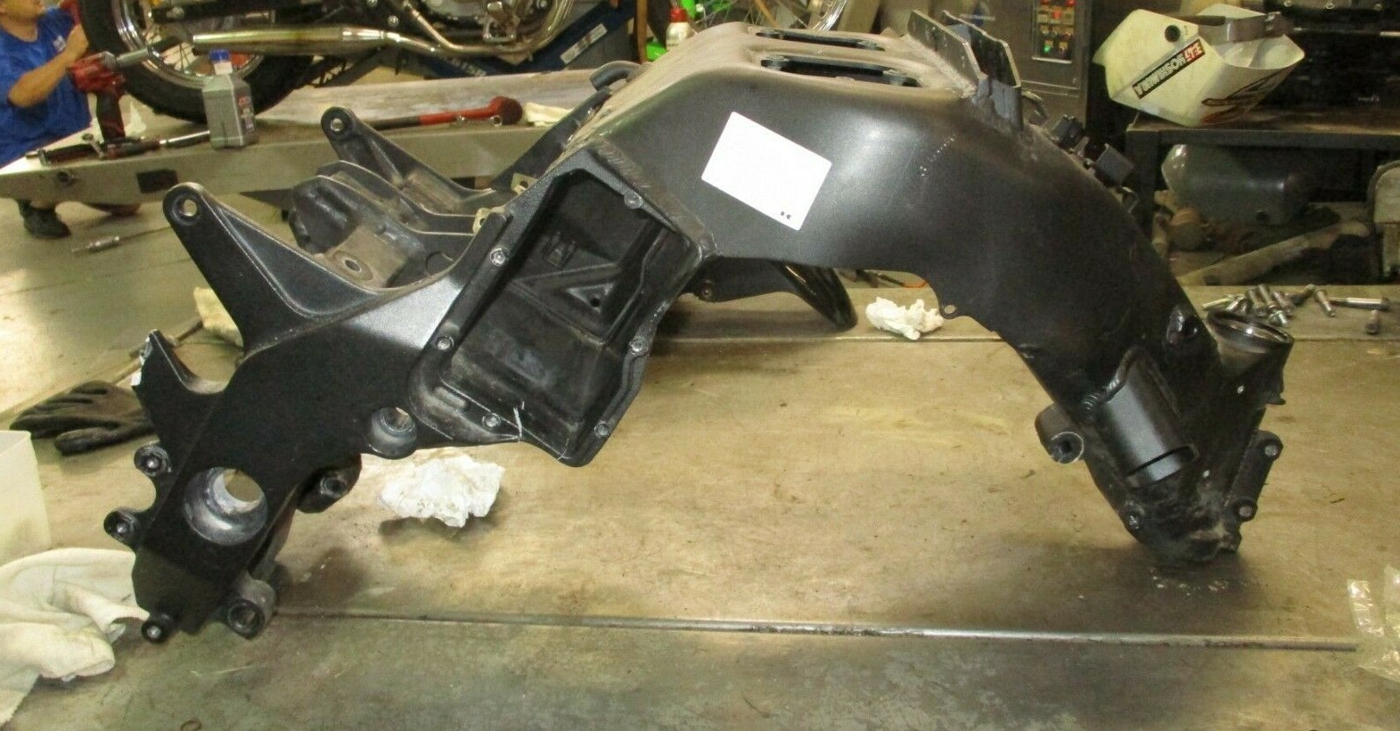 KAWASAKI ZX12R FRAME CHASSIS 32160-1774-8F ZX 12R 12 R NINJA KAWASAKI ZX12R FRAME CHASSIS 32160-1774-8F ZX 12R 12 R NINJA