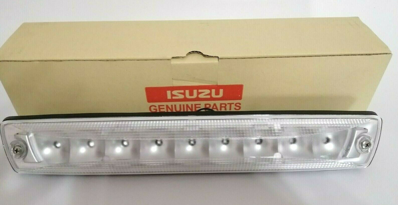 ISUZU D-MAX BRAKE LIGHT REAR ROOF LAMP THIRD BRAKE LED 2007 ISUZU D-MAX BRAKE LIGHT REAR ROOF LAMP THIRD BRAKE LED 2007