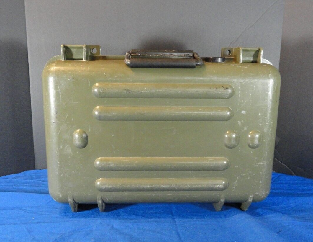 米軍　実物　AN/PVS−7B NIGHT VISION CASE 送料無料 AN/PVS-7B GOGGLES NIGHT VISION ハードケースの商品詳細