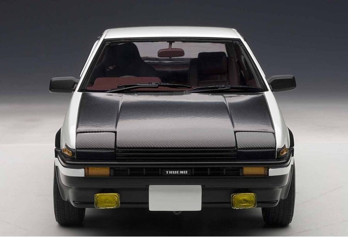 1/18 AUTOart Toyota Sprinter Trueno AE86 Initial Initial D