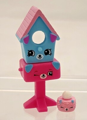 Shopkins HappyPlaces Special Delivery Puppy Patio Petkins Sets