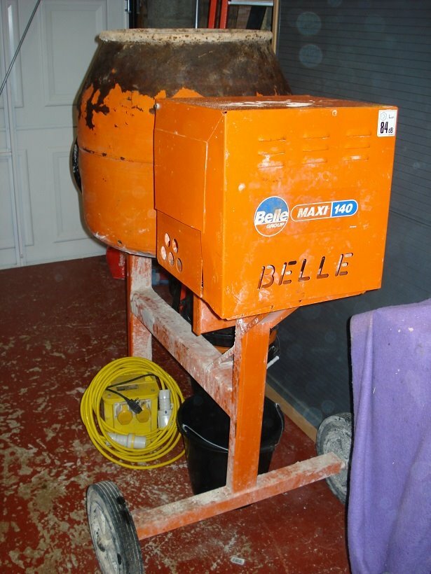 BELLE 140 Maxi Cement Mixer 110v, with transformer and lead. VGC in