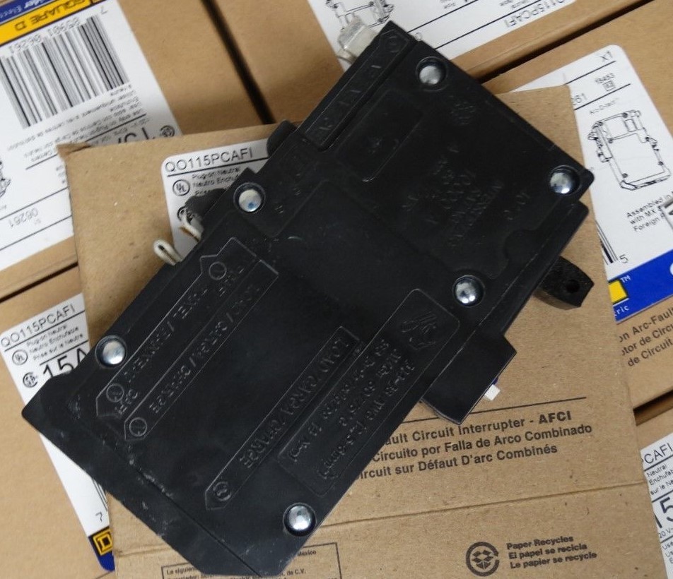 234 NEW SQUARE D QO115PCAFI 15A COMBO ARC FAULT CIRCUIT BREAKER PLUG ON NEUTRAL