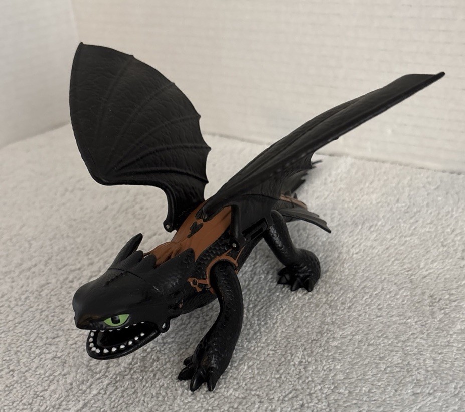 HOW TO TRAIN YOUR DRAGON FIGURE With Moveable Mouth & Wings Excellent Condition