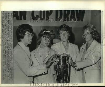 1967 Press Photo American and English Wightman Cup tennis players - nos23844
