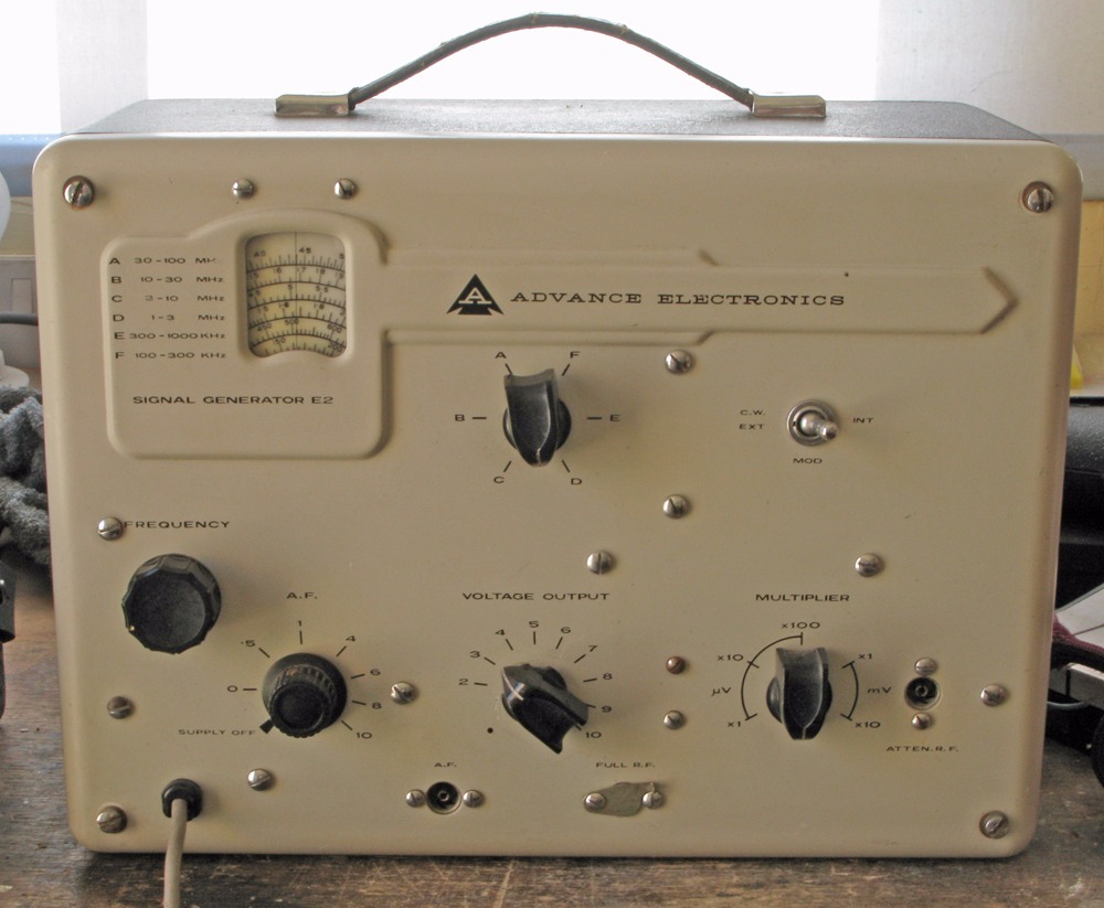 ADVANCE E2 RF SIGNAL GENERATOR for sale, working order, vintage, valve