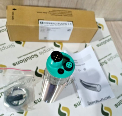 1PC Pepperl+Fuchs UC2000-30GM-IUR2-V15 Ultrasonic Barrel-Style Proximity Sensor