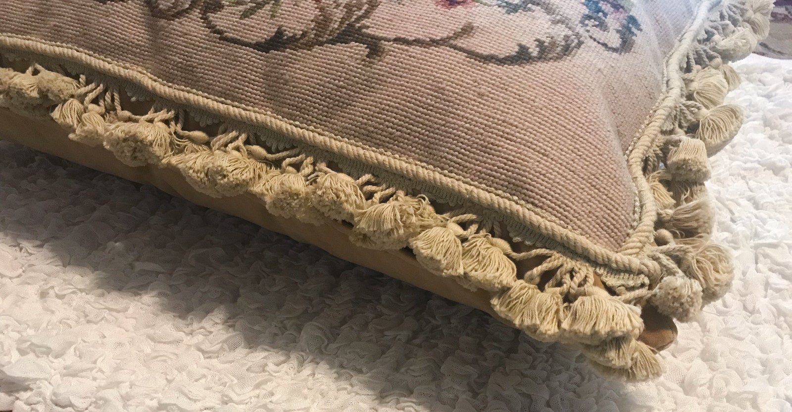 Finished ROSES Wool Needlepoint Petite Point Pillow wTassels Rectangular 26