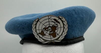 Vintage UN Peacekeeper Beret Cap Hat Enamel Badge Pin United Nations UK Size 7