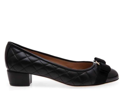 Pre-owned Ferragamo Salvatore  Quilted Vara Bow Pumps In Black
