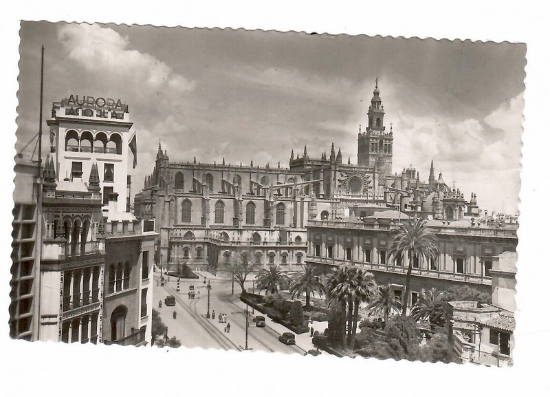 891- Sevilla Archivo De Indias Y La Catedrale