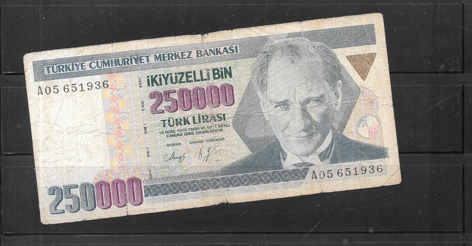 TURKEY #207 1992 250000 LIRA VG CIRC OLD BANKNOTE PAPER