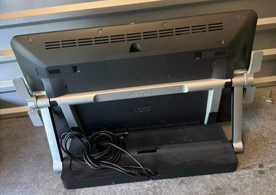 Wacom Cintiq 27QHD Graphics Tablets DTH-2700 with Stand & AC Adapter! Tested!
