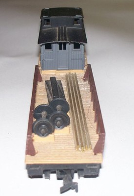 SANTA FE MAINTENANCE RAILROAD CAR MADE BY TYCO HO SCALE