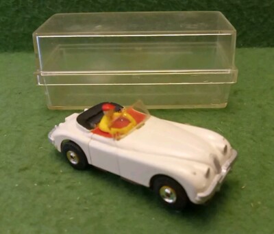 AURORA  VIBRATOR  TJET AFX 1541 WHITE JAGUAR  XK140 CONVERTIBLE HO SLOT CAR