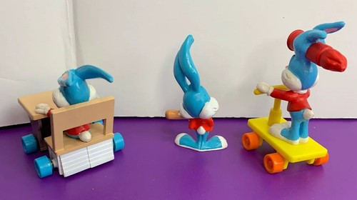 Vintage Applause Buster Bunny Tiny Toons Warner Bros PVC Rocket Baseball Desk