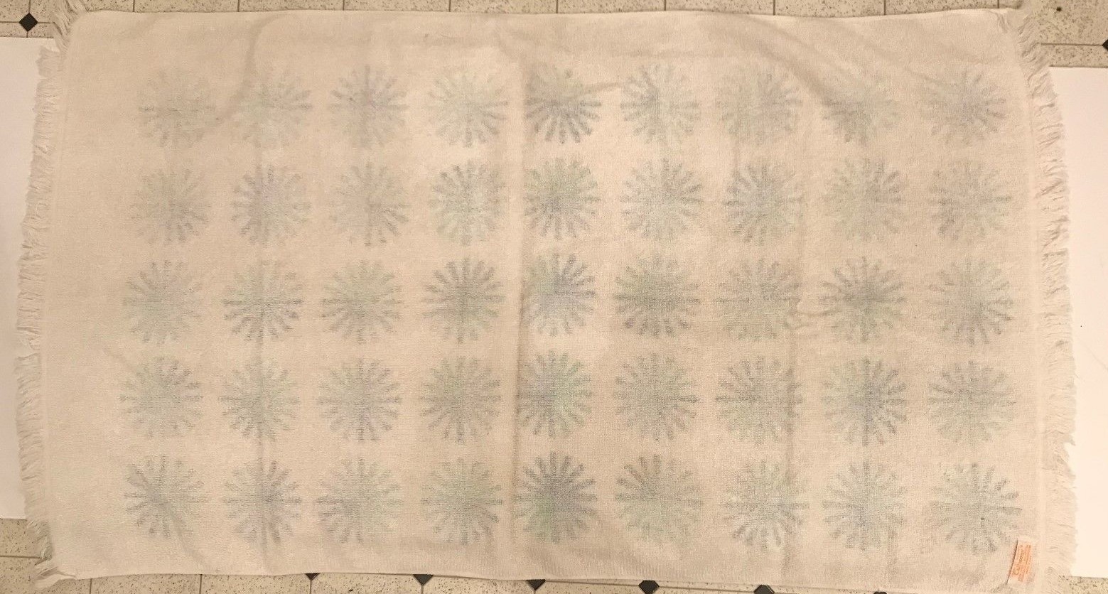 vintage 1960's bath towel, blue and turquoise snowflakes, Callaway
