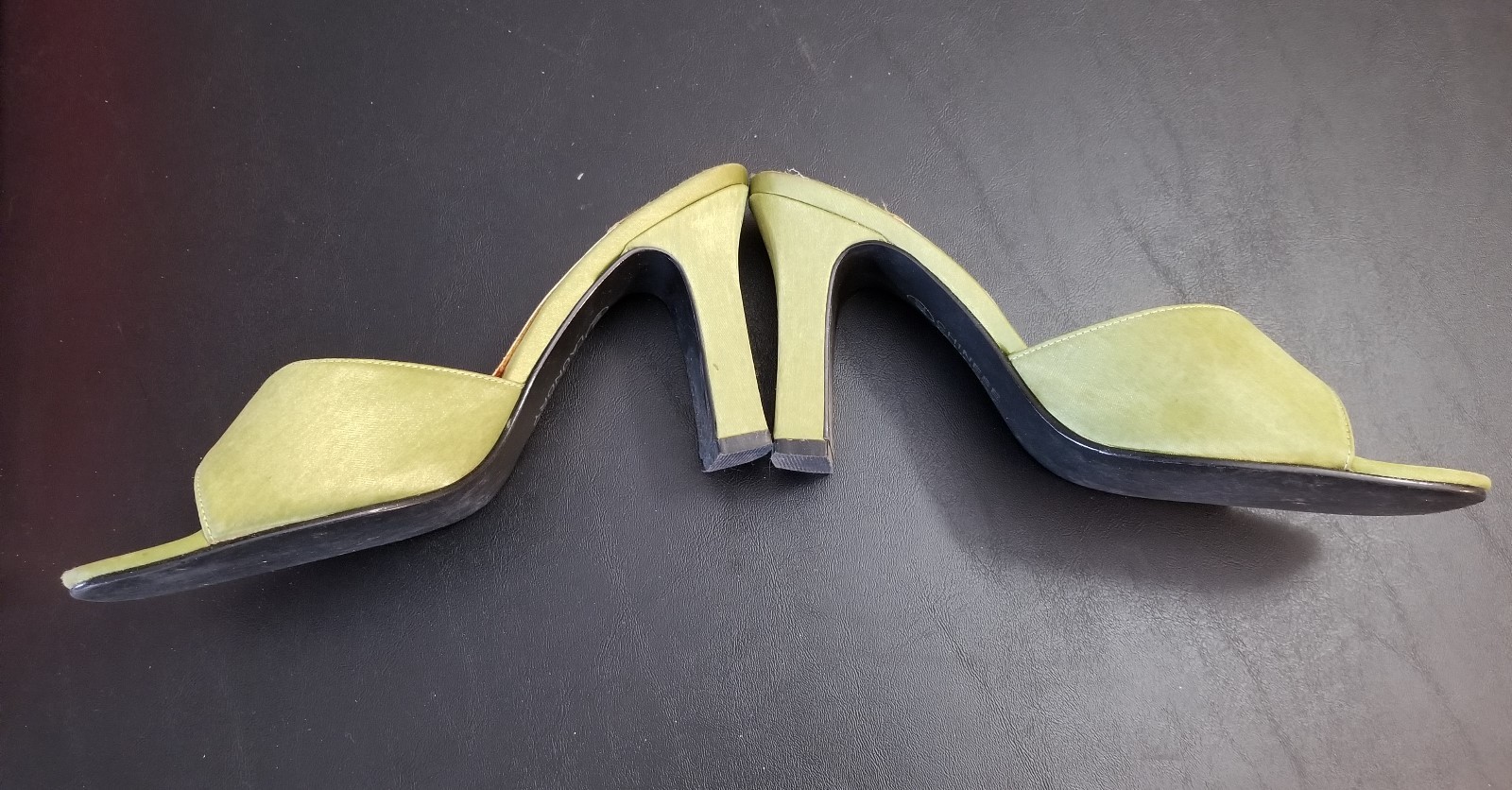 Apple Green Mules (women's shoes) ~3.5