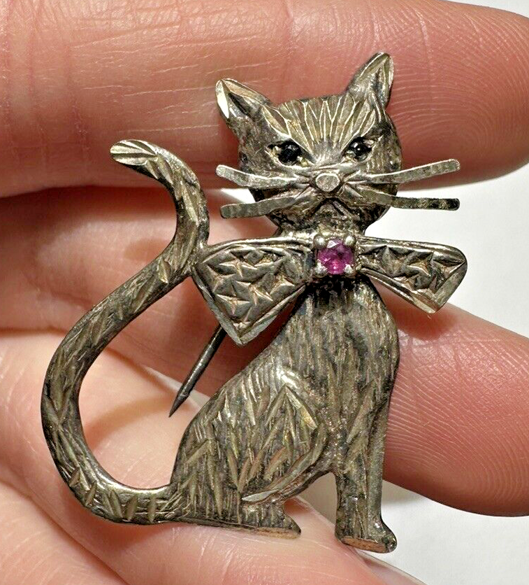 ねこにゃん 化石アクセサリー 3点 送料無料】猫 ねこ ネックレス 透かし柄 三日月 ペンダント 丸型