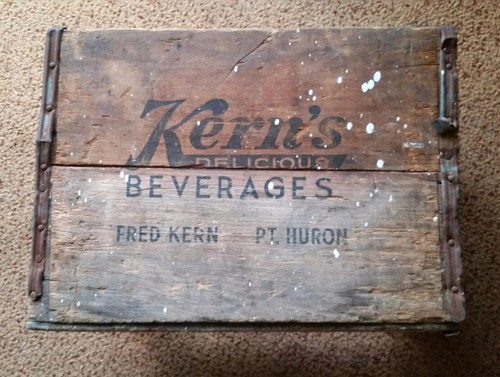 ANTIQUE PRIMITIVE Wood bottle CRATE Fred KERN Beverages PORT HURON MI Detroit MI