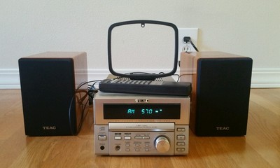 TEAC CD Player Tuner Amplifier Bookshelf Stereo MCD80 With Speakers amp remote 