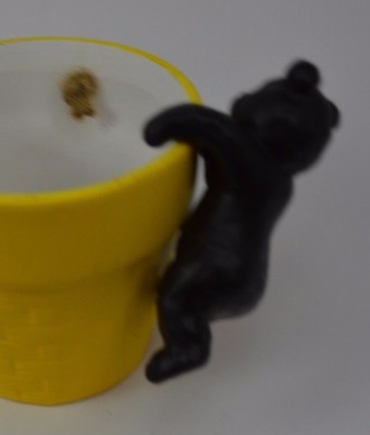 YARD GARDEN BEAR POT SITTER HANGER PERCHER FLOWER RESIN 3