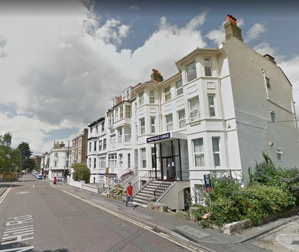 Studio flat in West Hill Road, West Cliff, Bournemouth in Bournemouth