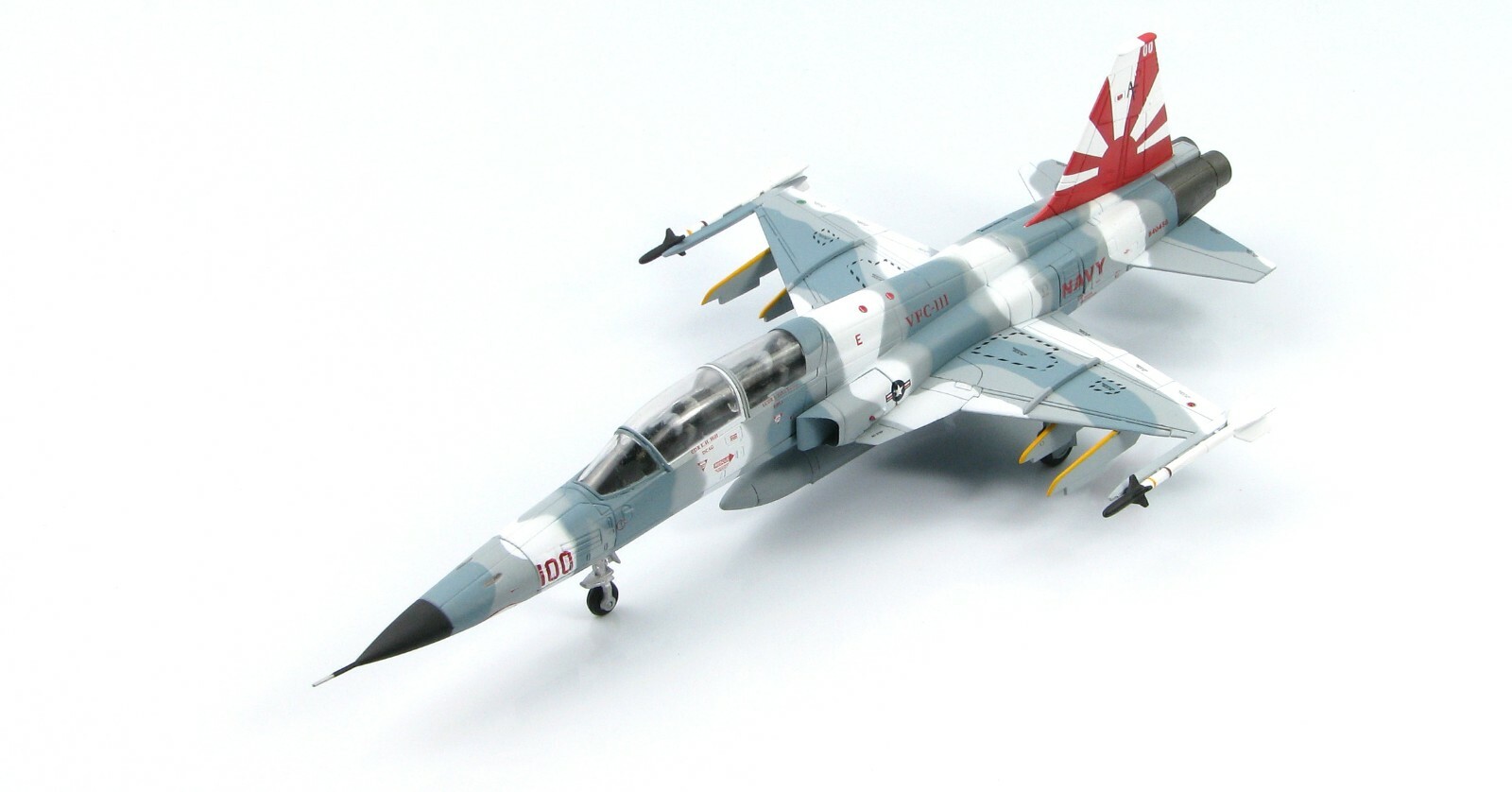 Hobby Master 1/72 F-5F Tiger II, 840456/AF 100, VFC-111