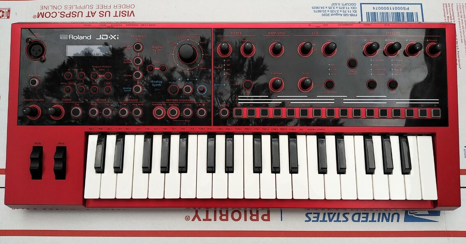 Roland JD-Xi JDXI Limited Edition V1.5 Red & Black Analog Roland JD-Xi JDXI Limited Edition V1.5 Red & Black Analog