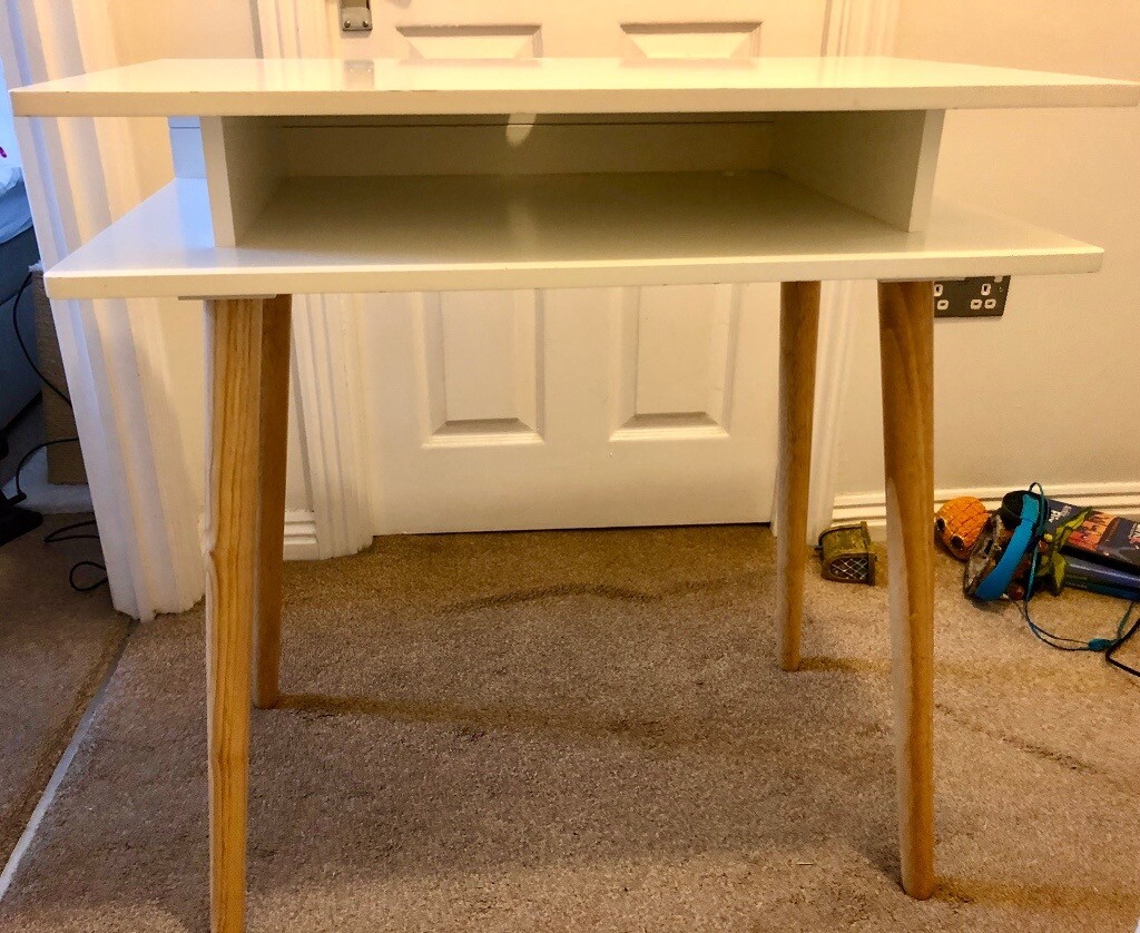 HabitatMatt White Desk with solid wood legs in Knaphill, Surrey Gumtree