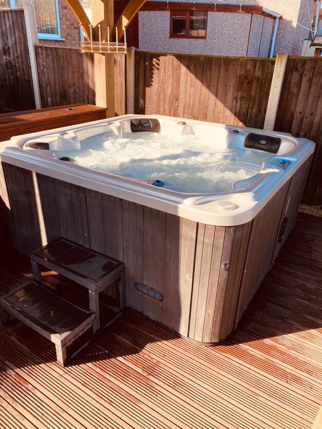 Hot tub in Toton, Nottinghamshire Gumtree