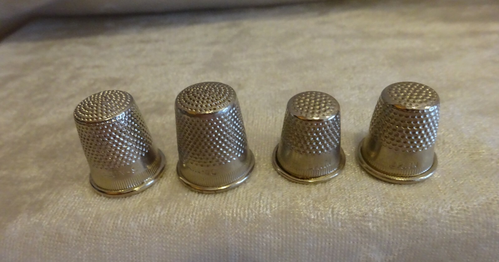 Vtg Thimbles Aluminum Plastic Metal Brass Germany England Spain Printed Lot 42