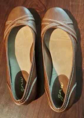 NEW (other) GNW Amanda Size 8M Caramel Brown Round Toe Slight Heel Never Worn