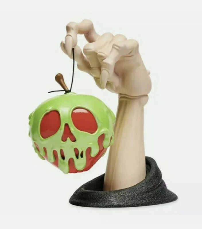 Poisoned Apple Figure – Snow White and the Seven Dwarfs Hand Hag Evil Queen