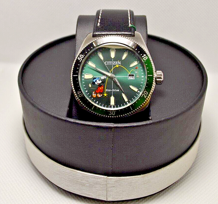 Pre-owned Citizen Eco-drive Aw1595-01w Men's 42mm Disney Mickey Golf S/steel Watch