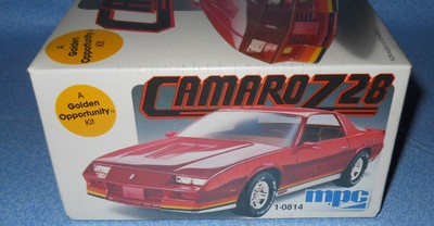 MPC Camaro Z28-Molded in Red 1/25  1-0814 USA 1982-FS Model Car Swap Meet