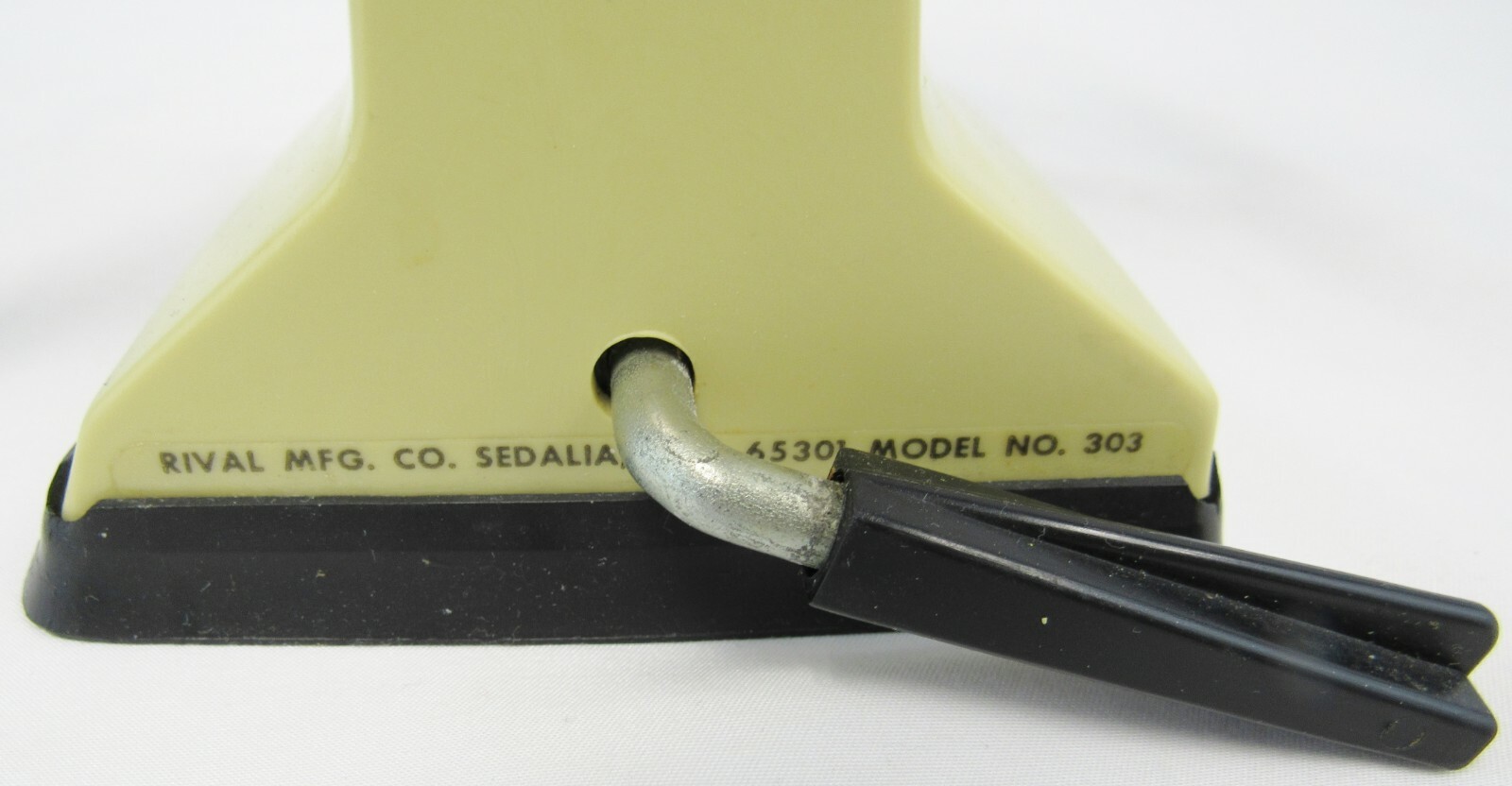 Vintage Rival Grind O Mat Model 303 Harvest Gold Retro MCM Decor