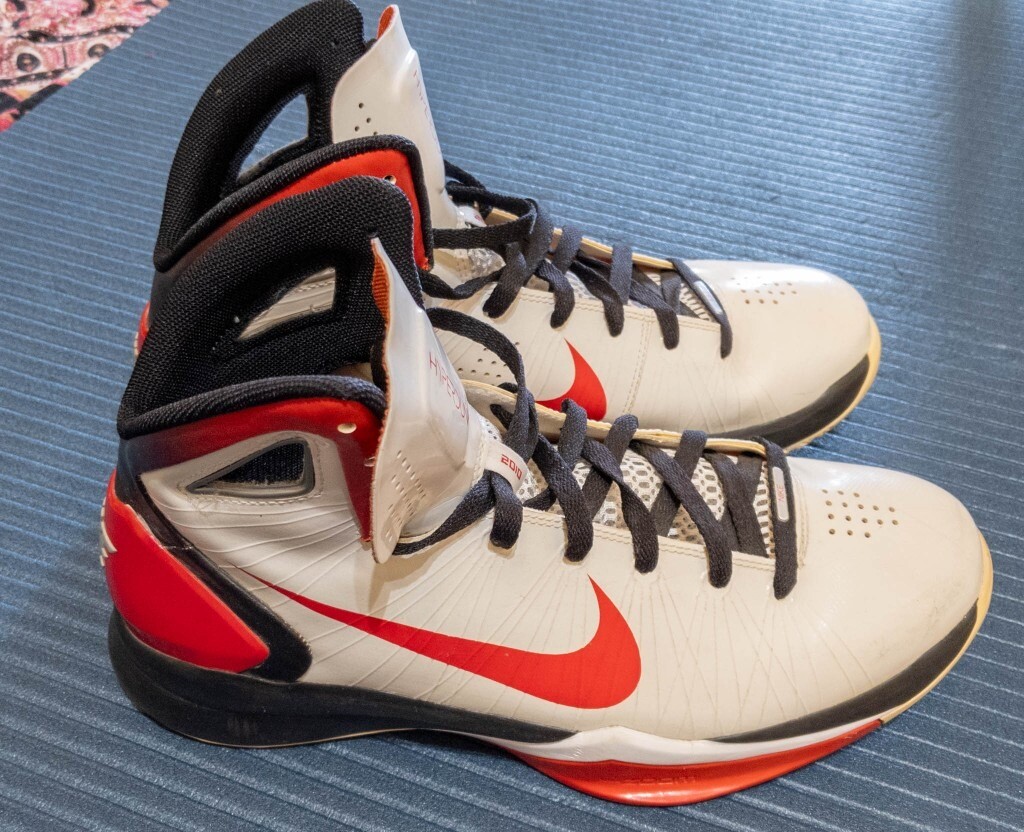 nike basketball shoes 2010