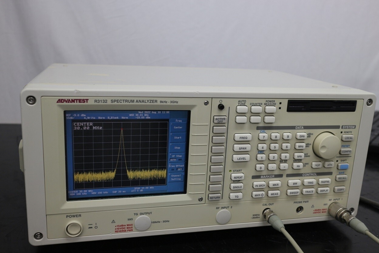 JUNK]USED ADVANTEST R3132N SPECTRUM ANALYZER 9kHz-3GHz OPT