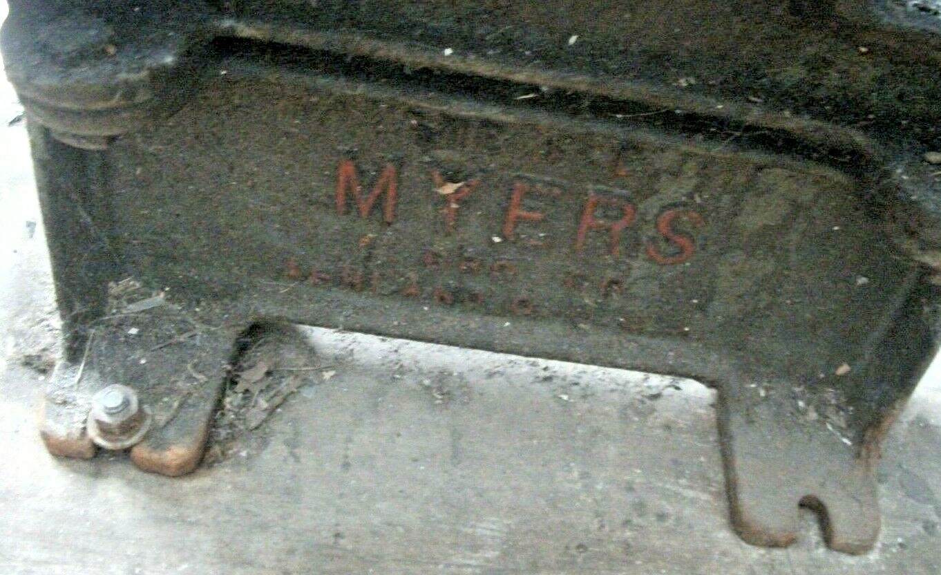 VINTAGE F.E.MYERS WATER PUMP Cast Iron hit & miss well cistern