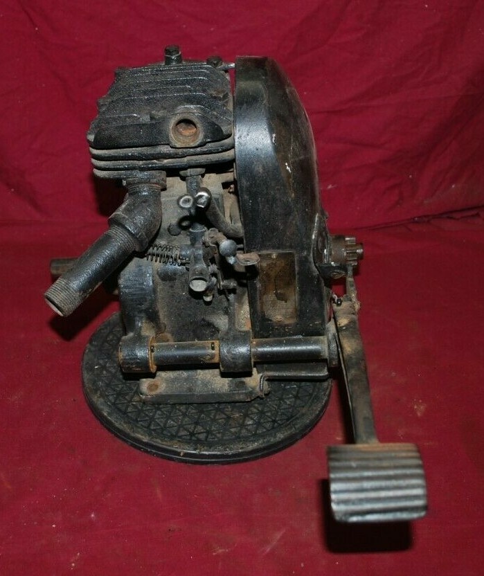 Briggs & Stratton Y Gas Engine Motor